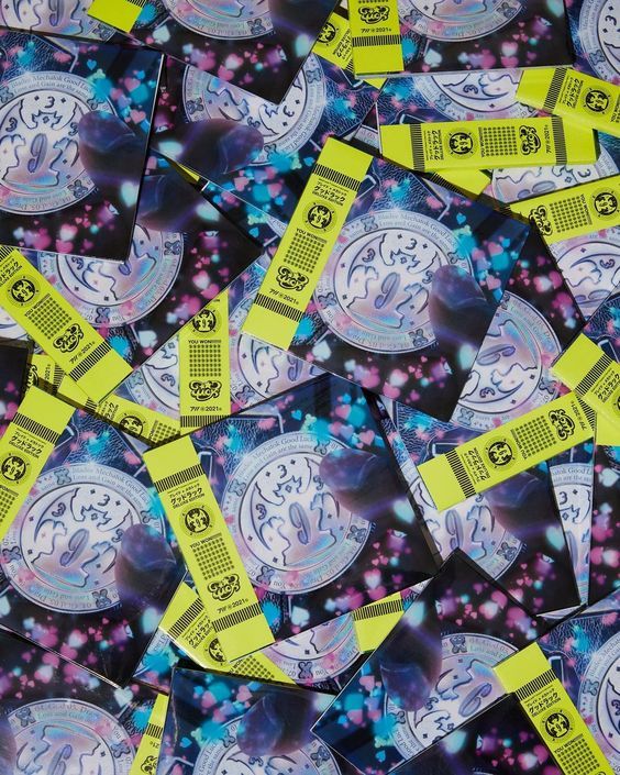 Good Luck Deluxe CD (1st Burn) Good Luck x PW CD (YR0119CDJDLX)