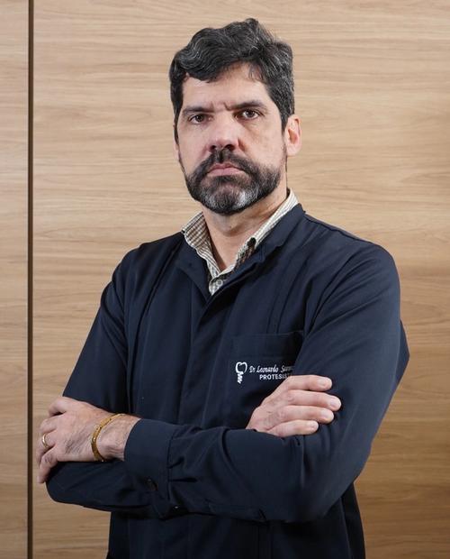Dr. Leonardo Gadelha