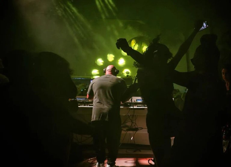 A-Trak and Friends deliver yet again! An electric lineup featuring Dennis Ferrer, The Brothers M (11)