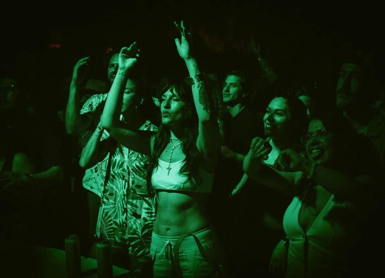 A-Trak and Friends deliver yet again! An electric lineup featuring Dennis Ferrer, The Brothers M (3)