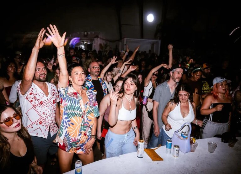 A-Trak and Friends deliver yet again! An electric lineup featuring Dennis Ferrer, The Brothers M (4)