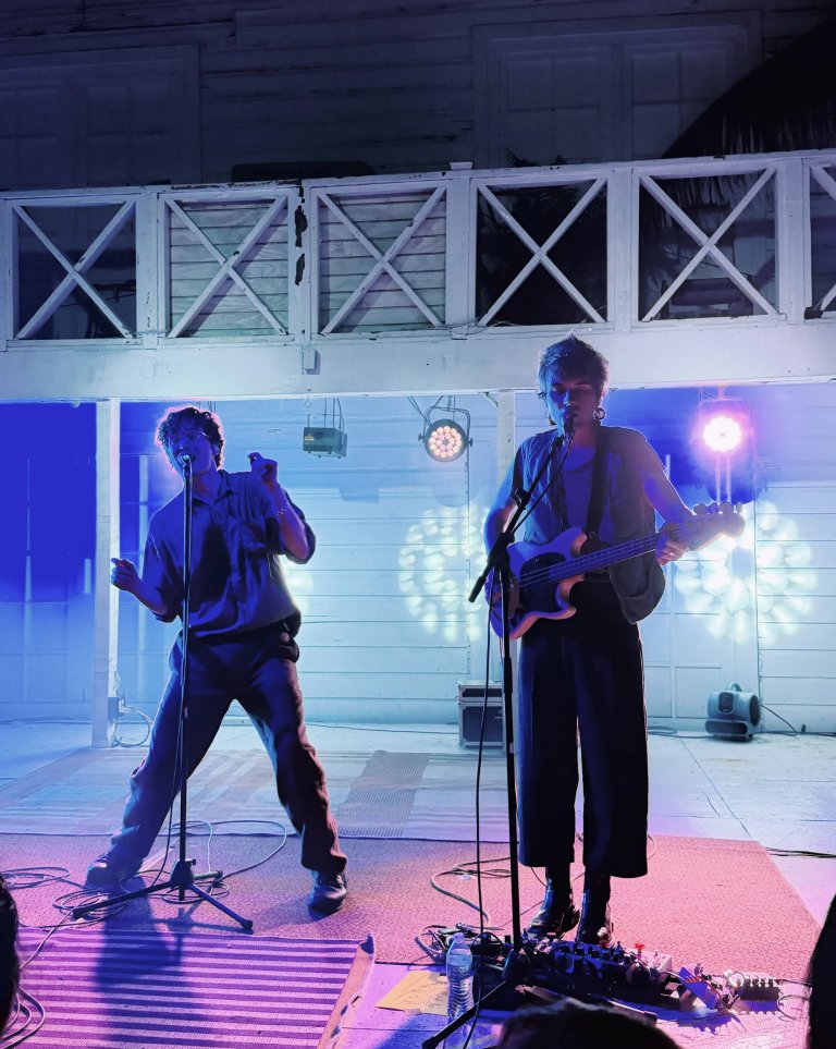 6364F27F-44D5-44C5-8658-6F8B72B0EB28