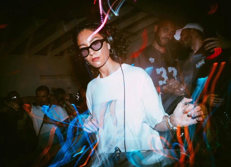 A-Trak and Friends deliver yet again! An electric lineup featuring Dennis Ferrer, The Brothers M (8)