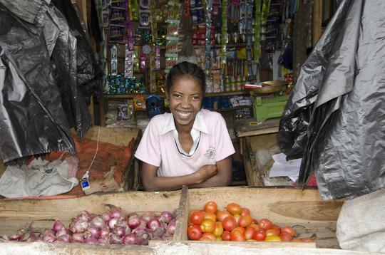 women selling tomatoes