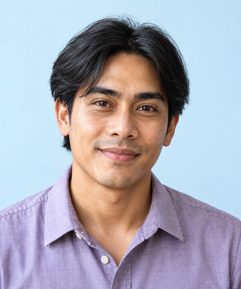 Wilmer P., Customer Service Assistant