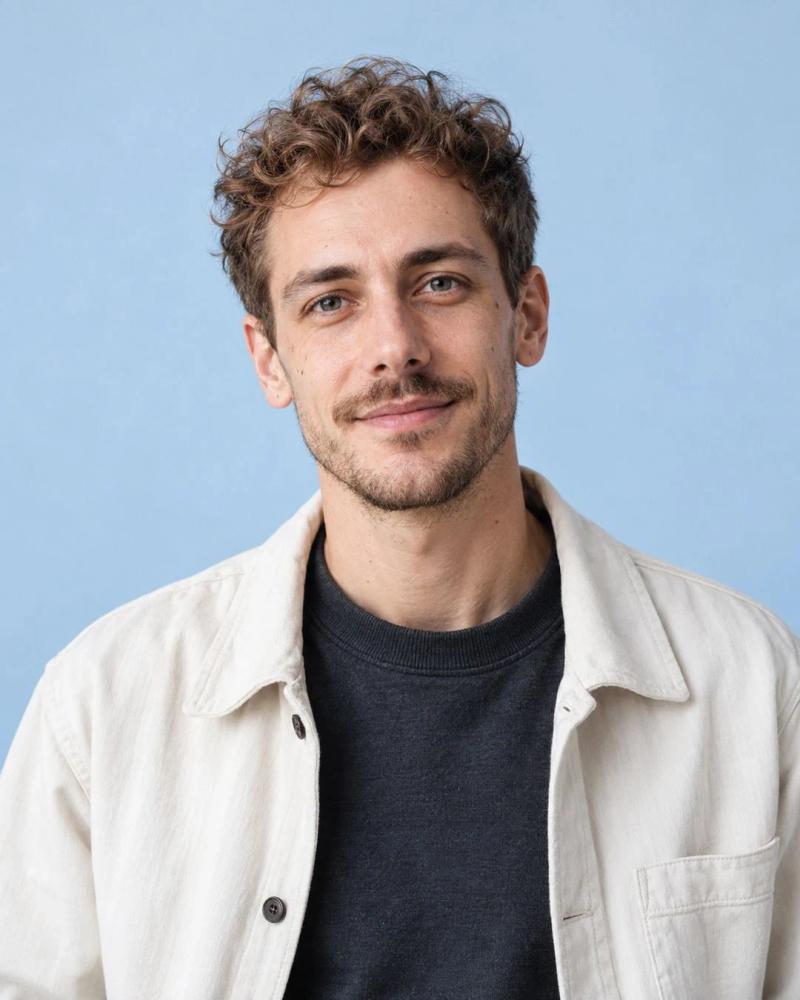 Théo, Graphic Designer