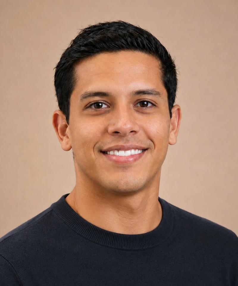 Julio César V., Social Media Designer