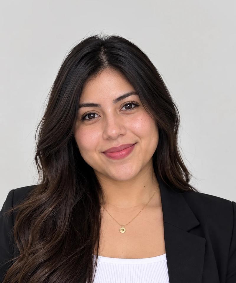 Gabriela C., CRM & Reporting Assistant