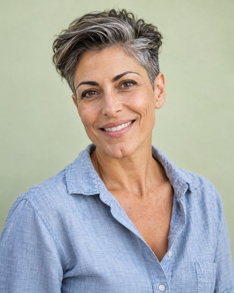 Isabella M., Executive Assistant