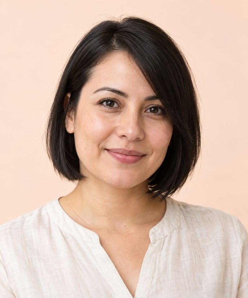 Ariana M., Amazon Store Assistant
