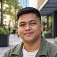 Ewan R., Graphic Designer
