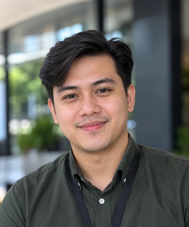 Noel S., Customer Service Assistant