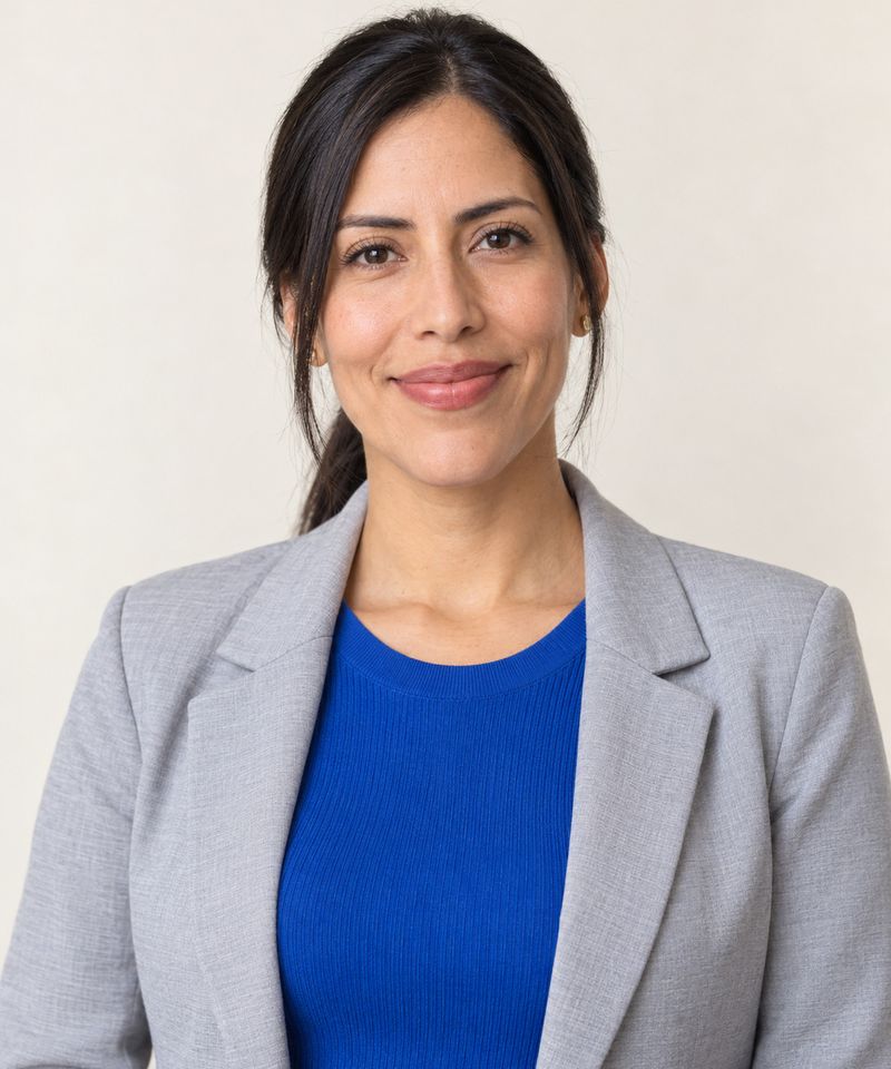 Valentina Rios, Bilingual Customer Service Assistant