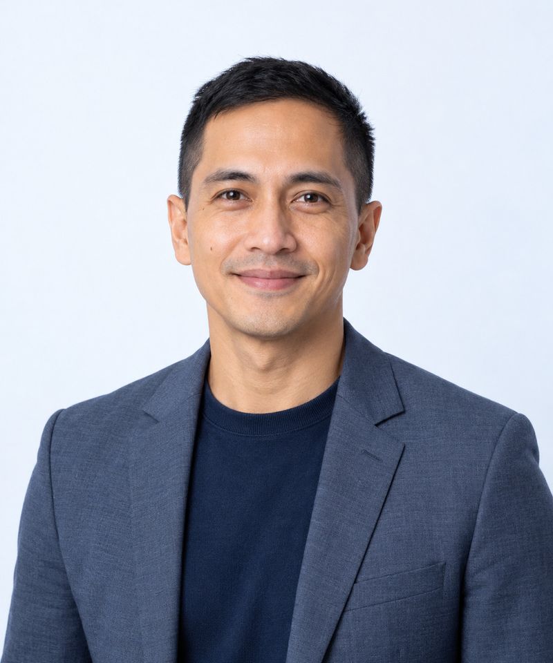 Carlo Mendoza, Booking & Documents Assistant