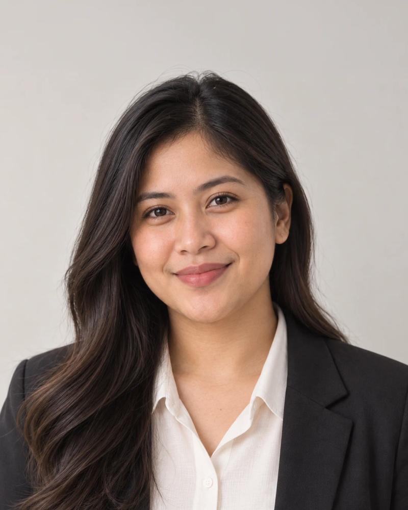 Reyna T., eBay Store Assistant