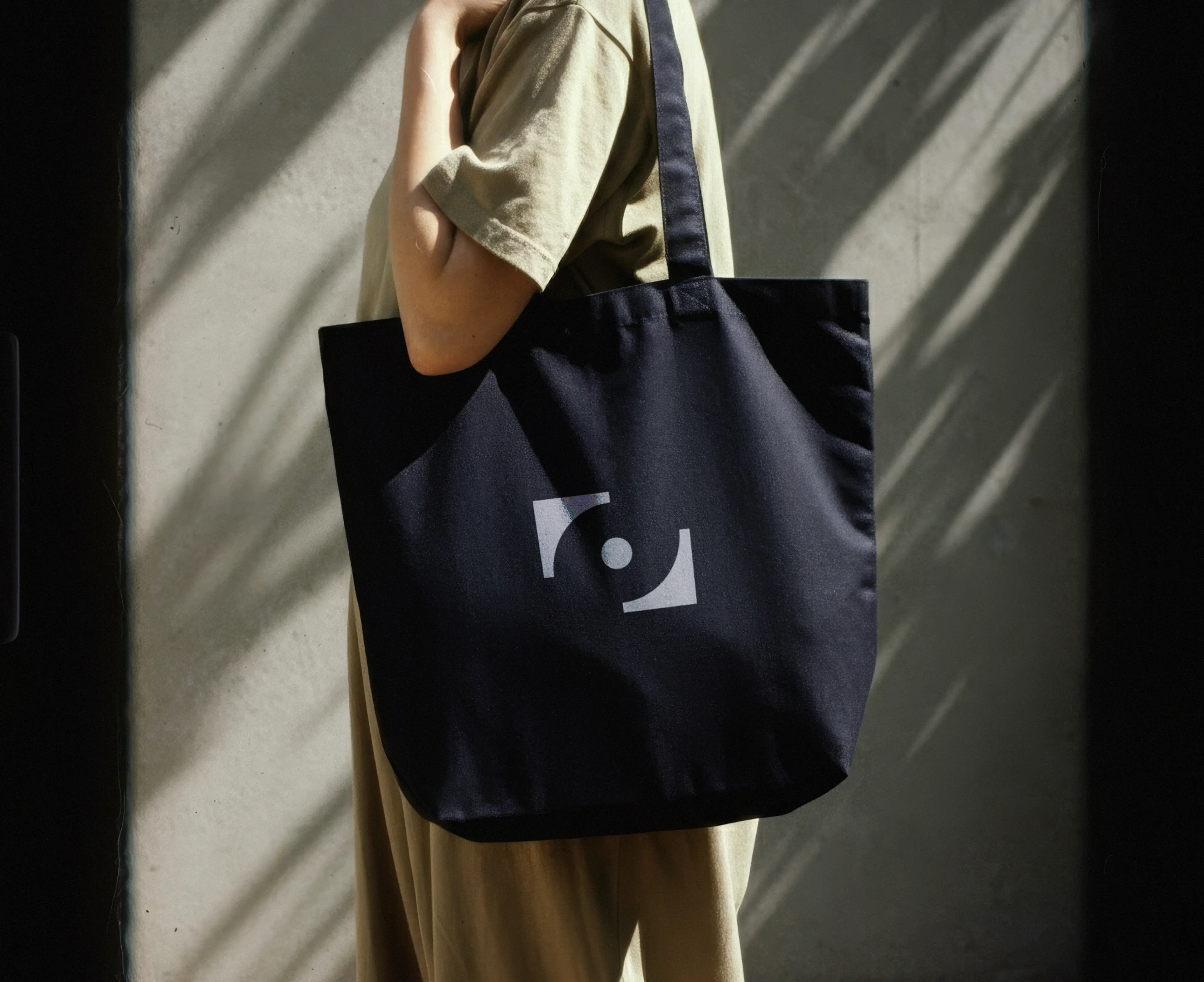 Alucinari Tote Bag