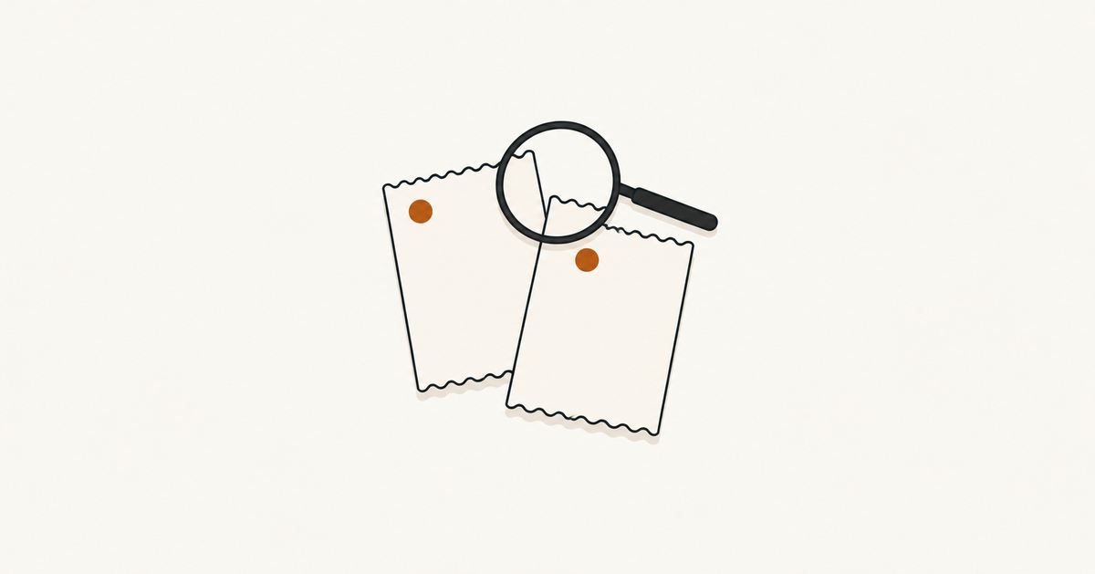 Des cartes en forme de reçus superposées, avec des cercles orange identiques et une loupe au-dessus.