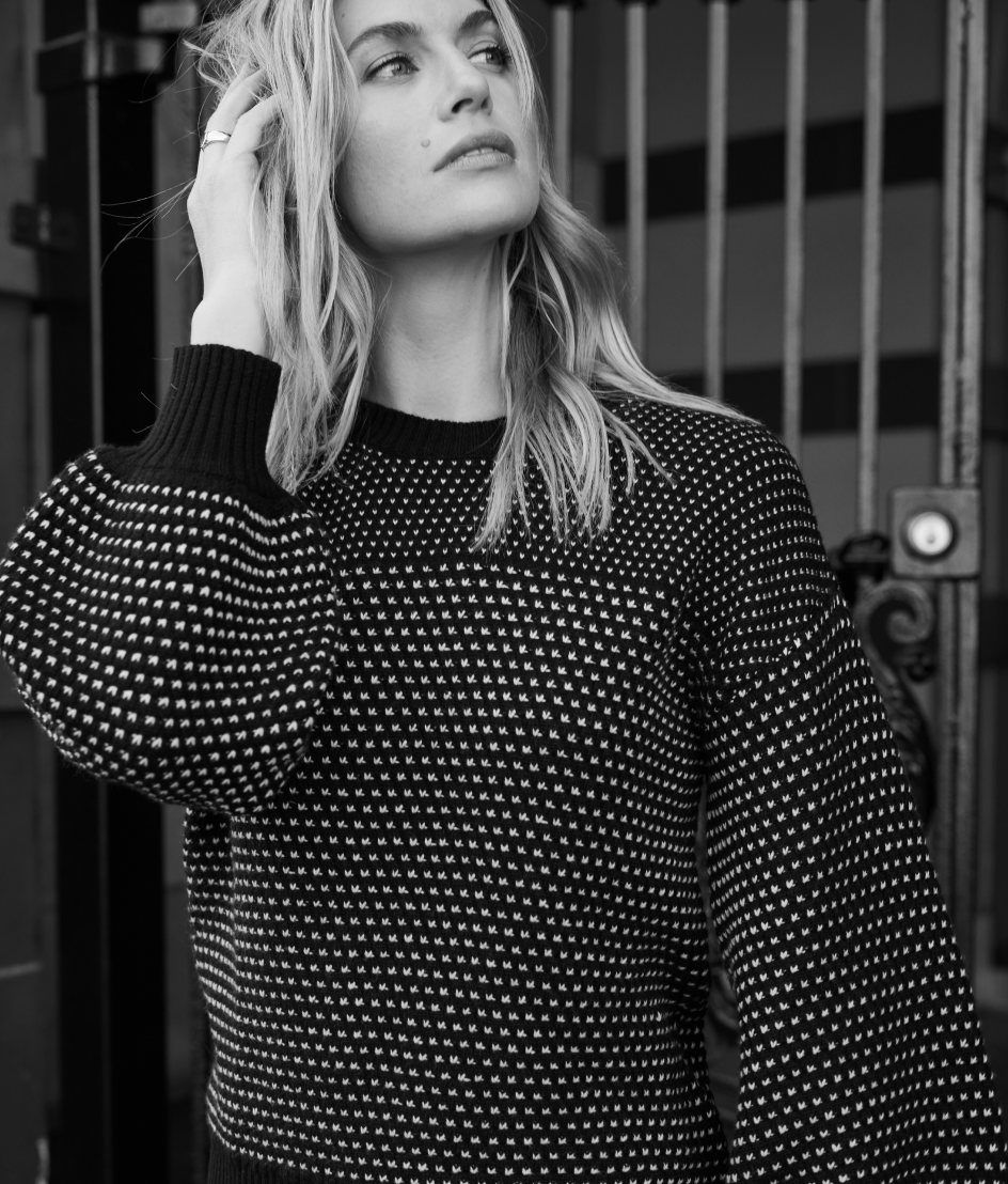 Model in Sweater, The Luxe Cashmere Blend Mix Stitch Sweater - Sea Urchin & Dune (Black & White)