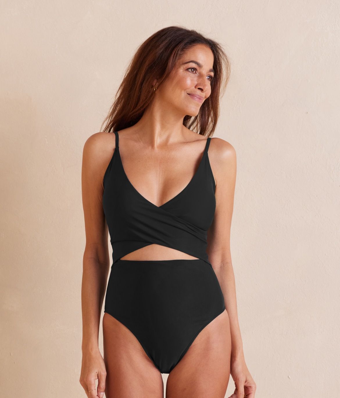 Model in One Piece, The Sea Breeze Cutout One Piece - Sea Urchin (Black)