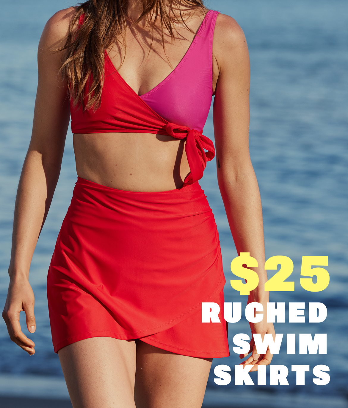 Morris & Co. x Summersalt Text. Model in Floral Printed Pajamas