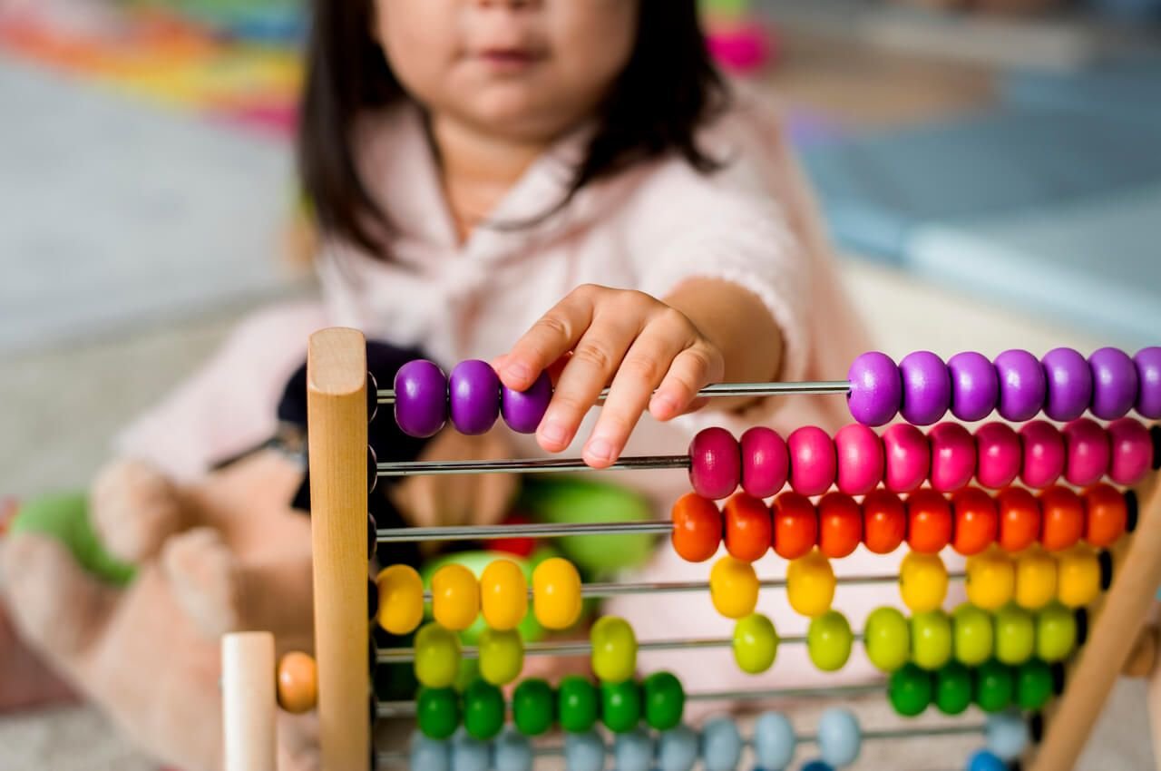 ¿Cómo ahorrar en gastos educativos con el cheque guardería?