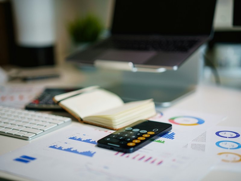 Declaración de la renta: cómo las empresas pueden aliviar el impacto financiero en sus equipos