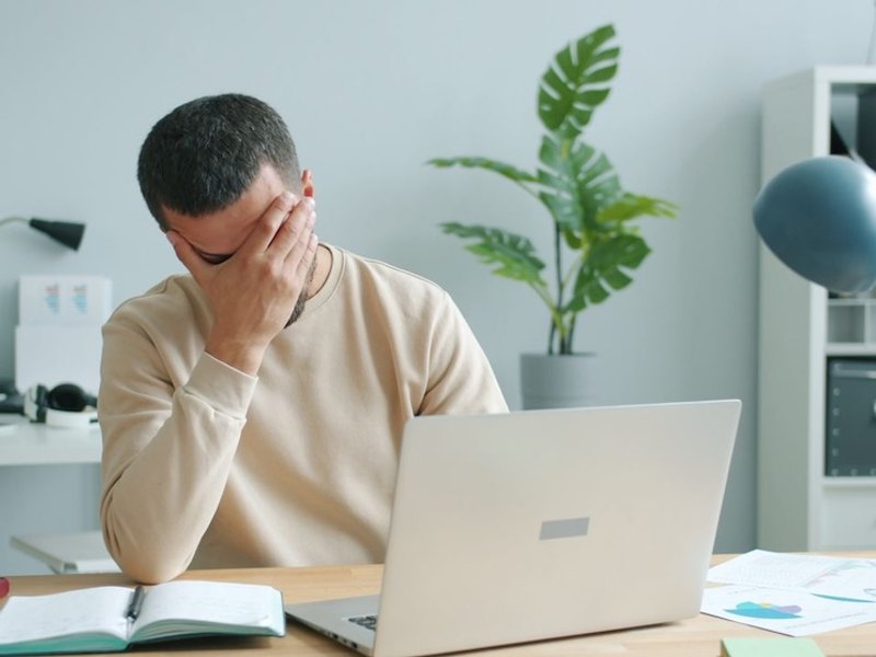 Síndrome postvacacional en la empresa: guía de RR. HH. para la vuelta al trabajo tras vacaciones