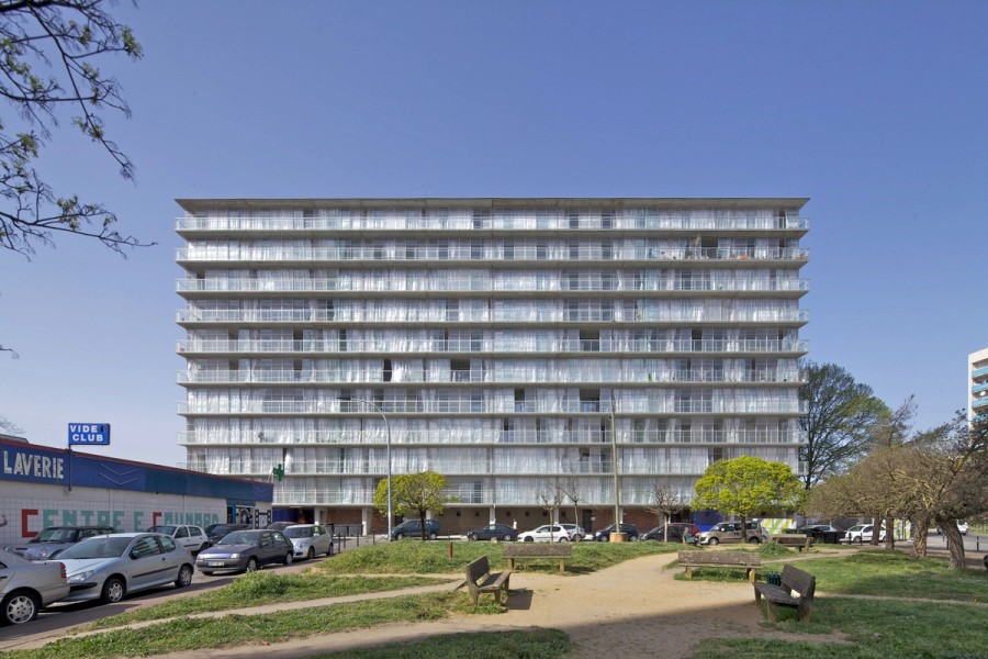 Transformation of 530 dwellings block G, H, I_Anne Lacaton & Jean Philippe Vassal, Frédéric Druot, Christophe Hutin_©Philippe Ruault_Exterior new