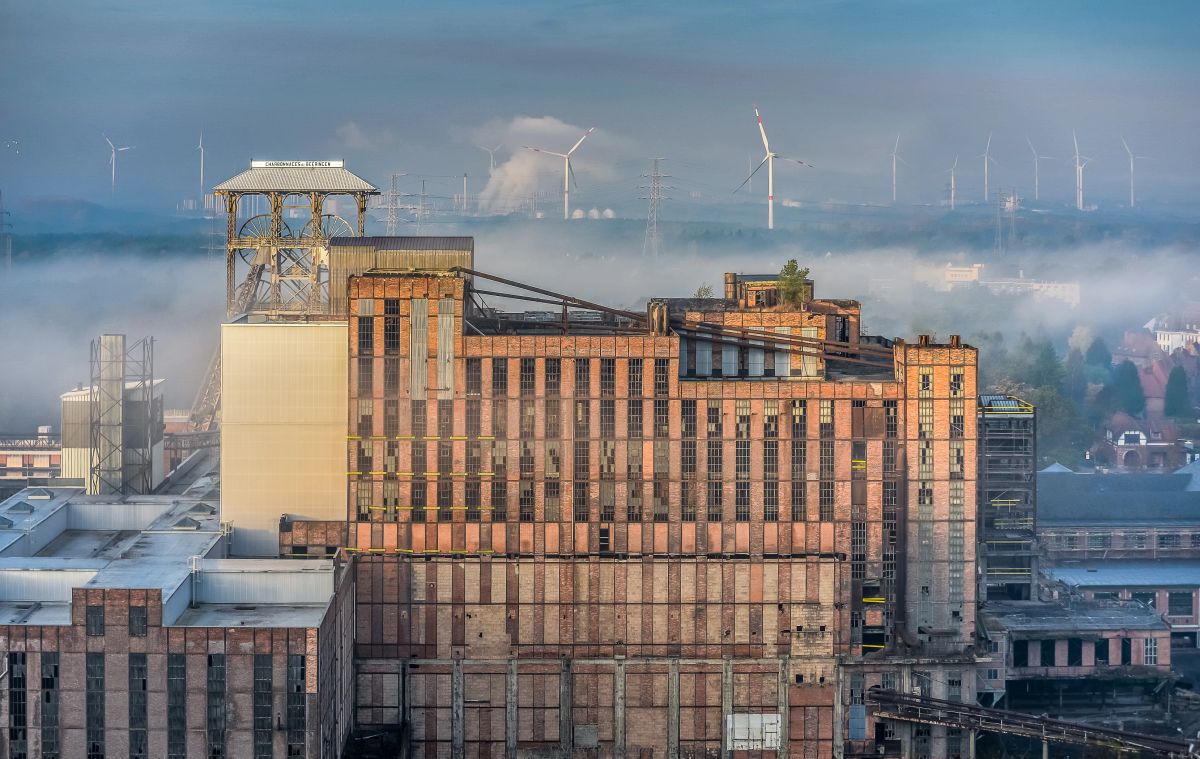 dreamstime_xxl_187115541