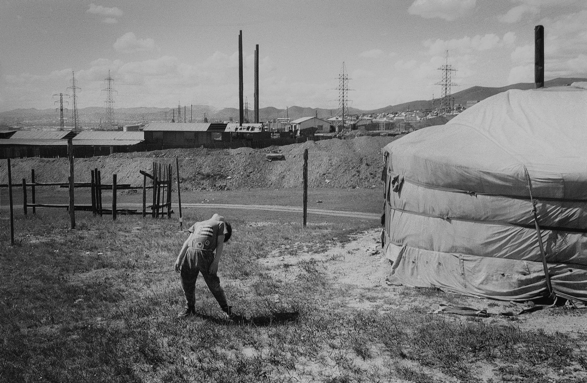 'In the shadow of the big city', by Nathalie Daoust - Winner of the CitiesToBe Photo Award 2023 (2) (1) copia (1)