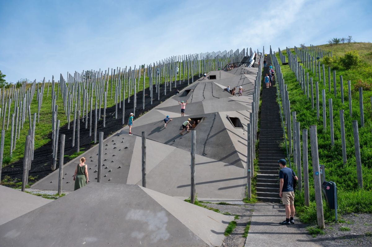 dreamstime_xxl_290318523