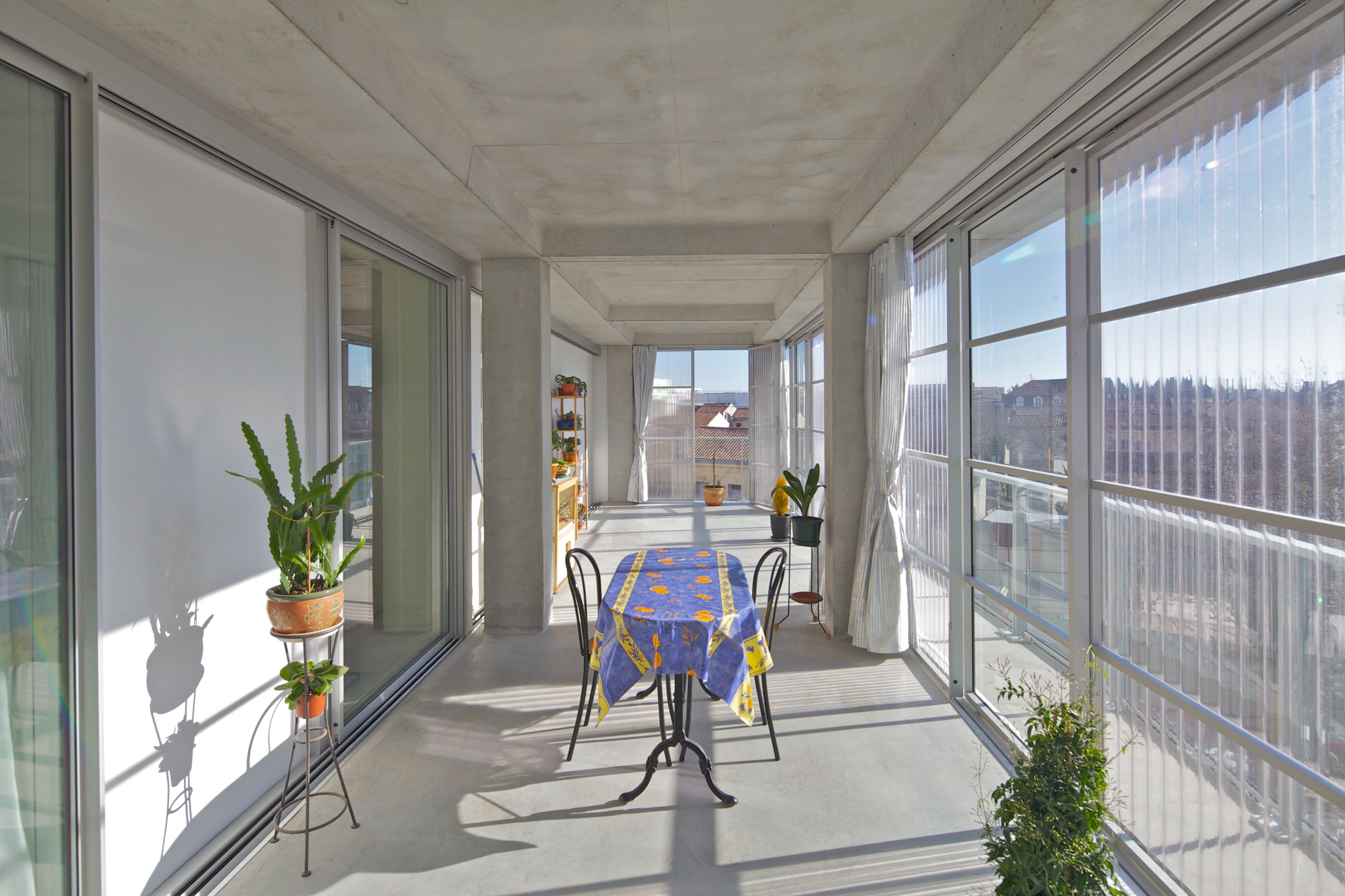 Transformation of 530 dwellings block G, H, I_Anne Lacaton & Jean Philippe Vassal, Frédéric Druot, Christophe Hutin_©Philippe Ruault_Interior new (1)