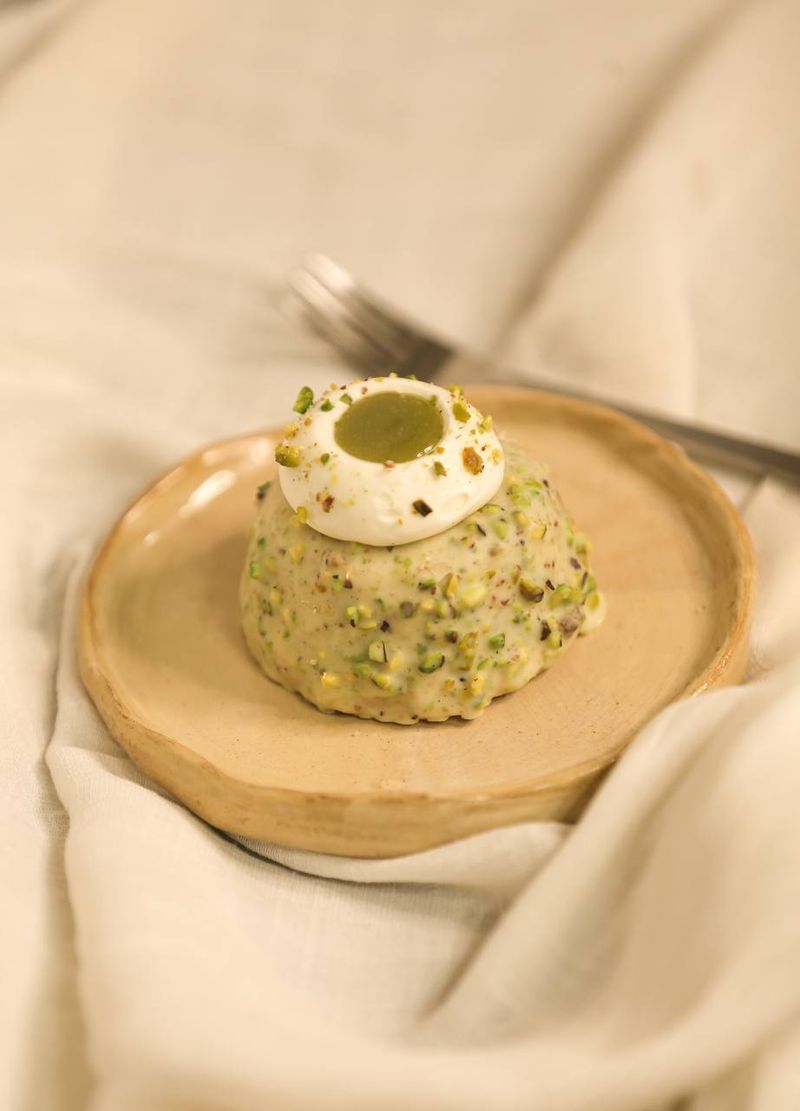 Vanilla Cake with Pistachio Glaze