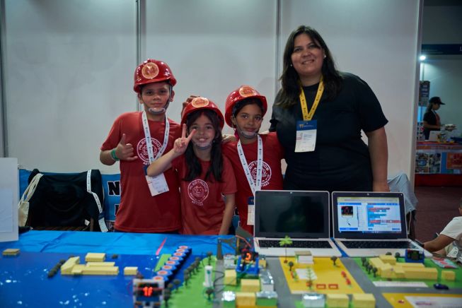 The 'Alerted by the River' do your :bit project team, from Ceibal's Olympiad in Uruguay