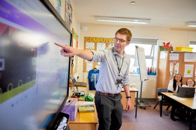 A teacher running a MakeCode session