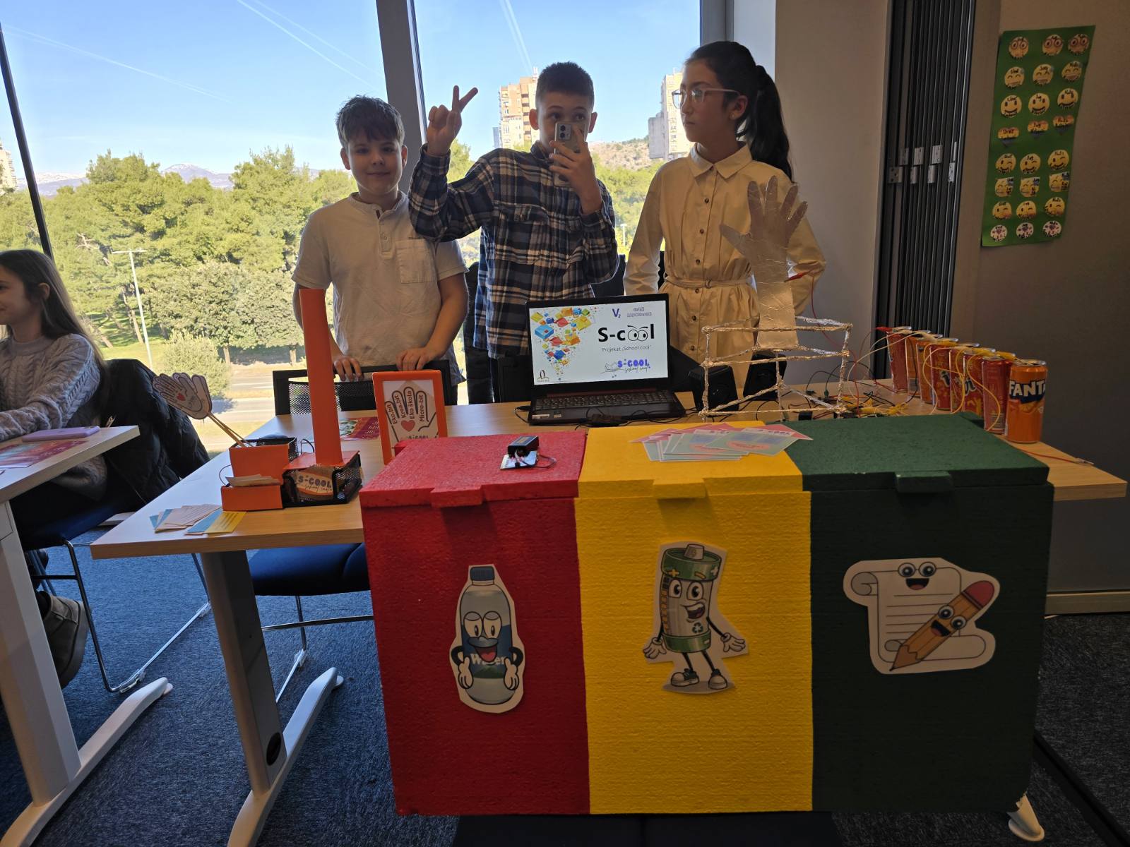 Students presenting the School cool prototype.