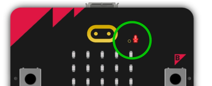 Diagram met de locatie van de microfooningang rechts van het aanraak-logo op de micro:bit V2