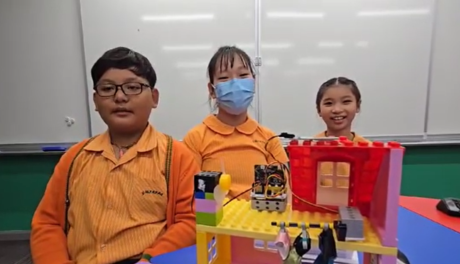 Students presenting their Smart Drying Rack project. 