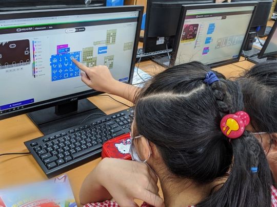 lesson 8 – gestures with the micro:bit | learning... Planning safe teaching with the micro:bit | micro:bit