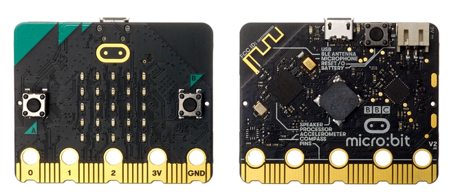 最新款 BBC micro:bit 的正面和背面特寫