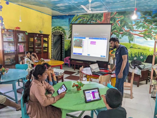 The micro:bit being taught in a library in Sri Lanka