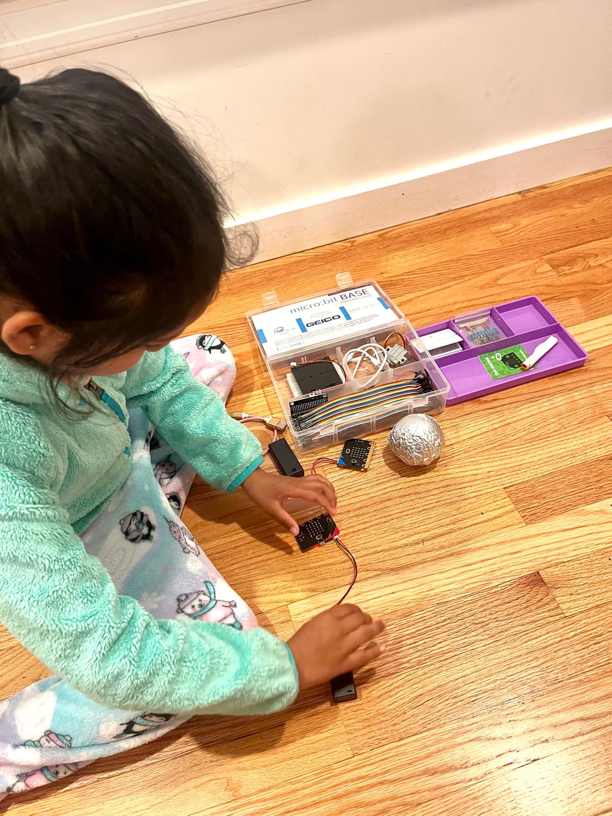 Image of a child using the MeteorScope project.