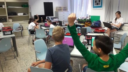 children working together in a micro:bit lesson