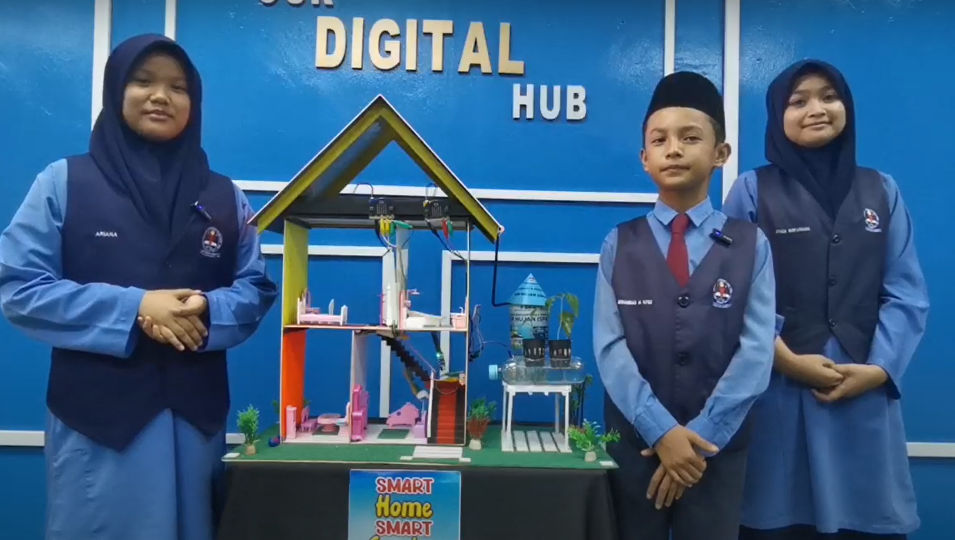 Students present the Smart Home, Smart Garden prototype. 