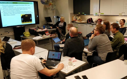 teachers receiving training on micro:bit