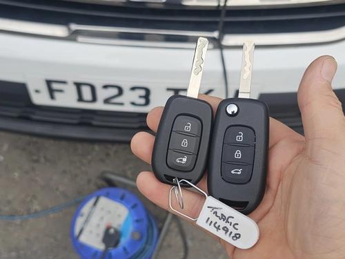 Renault Trafic flip key (spare key) by Lock City in Knowle