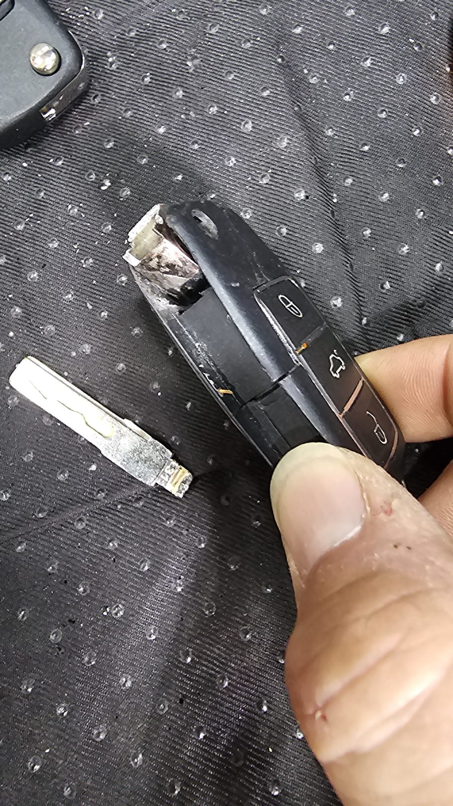 Skoda Octavia flip key (replacement) by Lock City in St George Troopers Hill