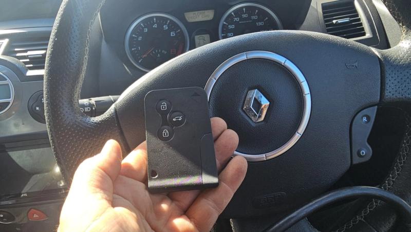 Renault Megane flip key (replacement) by Lock City in Odd Down