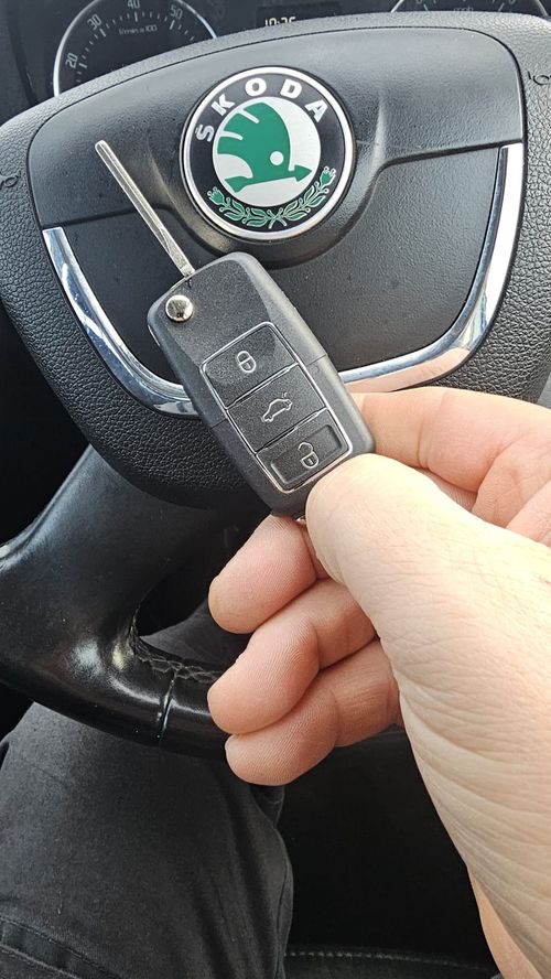 Skoda Octavia flip key (replacement) by Lock City in Emersons Green