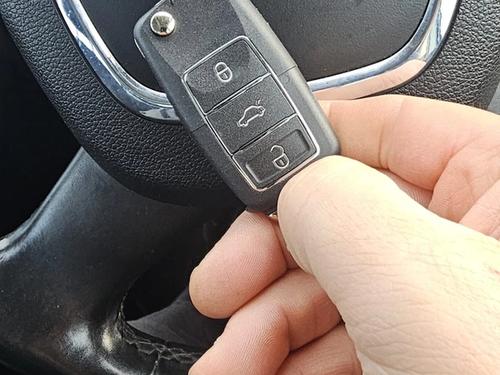 Skoda Octavia flip key (replacement) by Lock City in Emersons Green